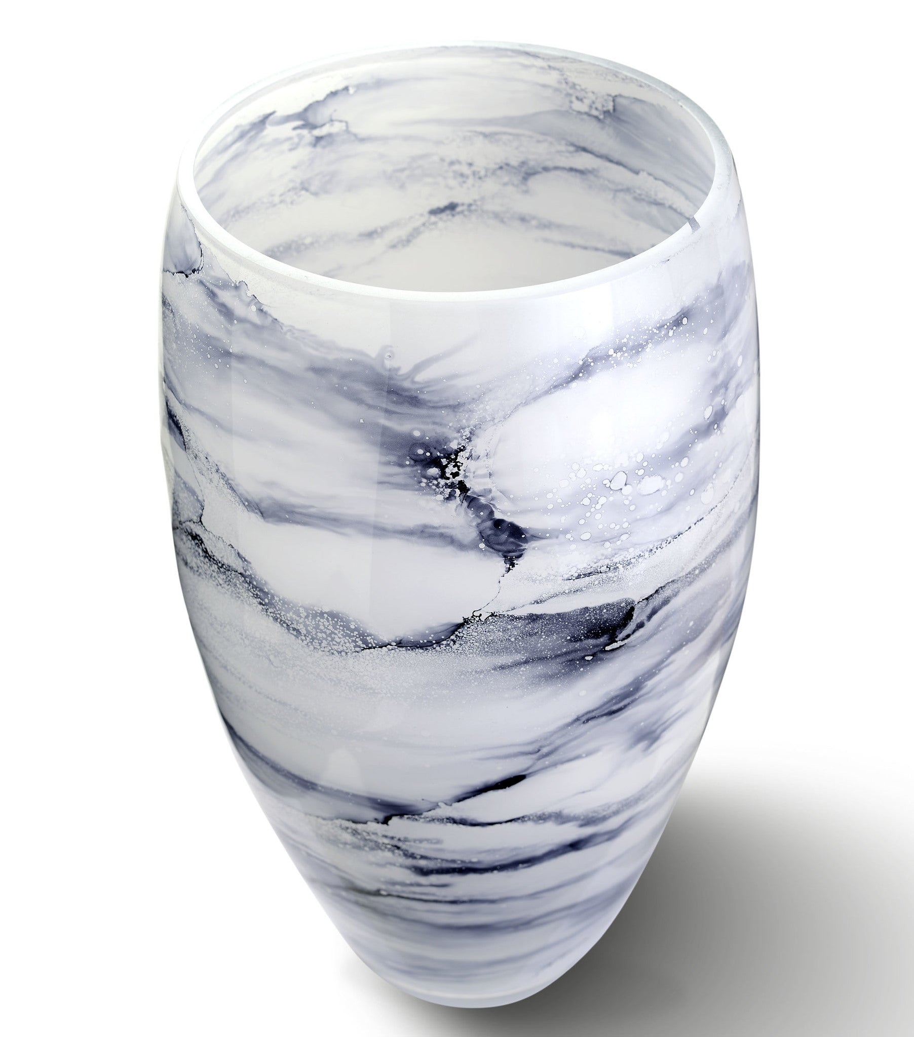 Luxe Arctic vaas van handgeblazen glas, met de hand gedecoreerd voor een verfijnde en exclusieve uitstraling. Elegant en stijlvol design, perfect voor elk interieur