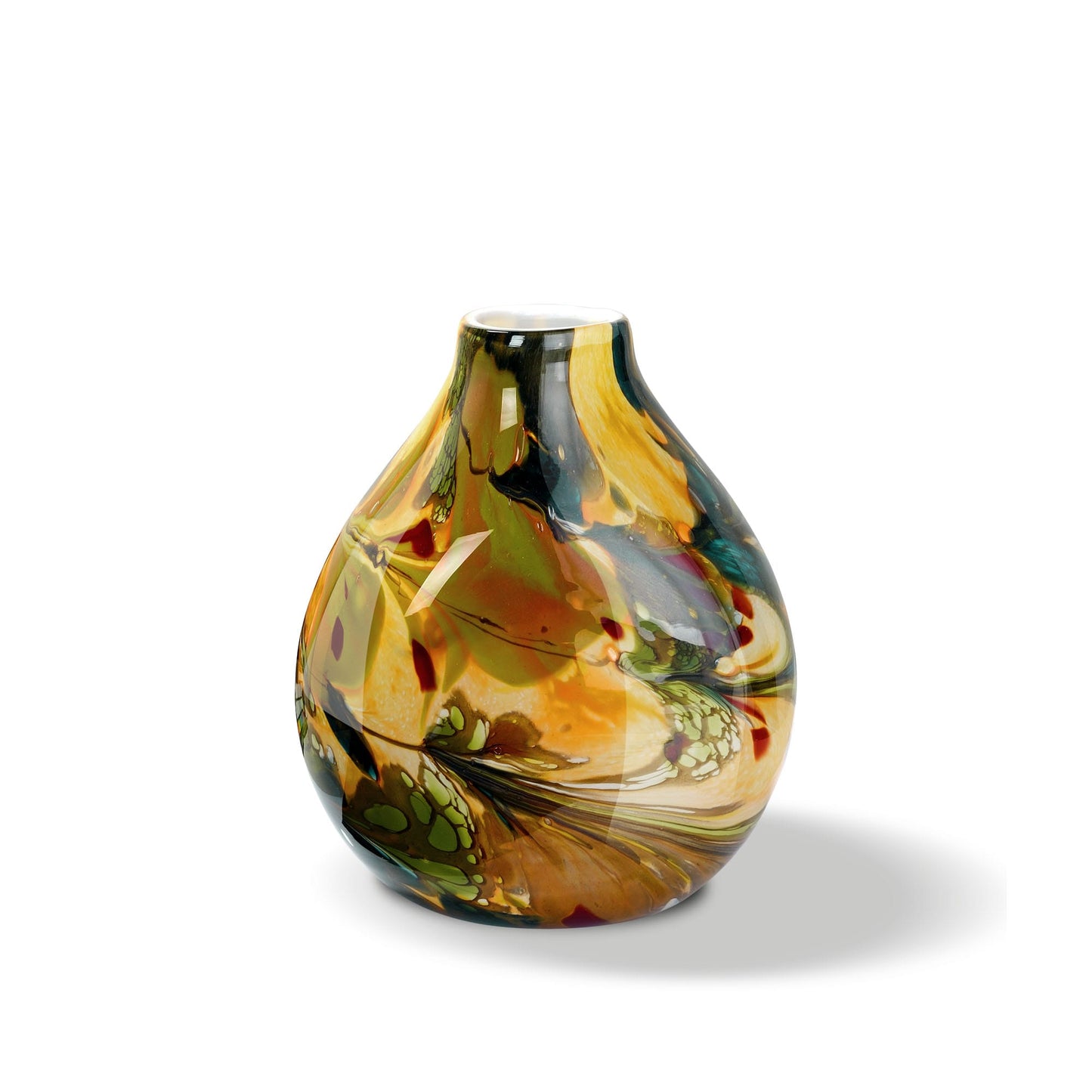 Handgemaakte glazen vaas uit de Jungle Serie, met een levendig kleurenpalet geïnspireerd door de natuur. De organische patronen in goud, groen, blauw en rood weerspiegelen de wilde schoonheid van de jungle en maken deze vaas een opvallend decoratief stuk.